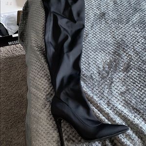 Thigh high knee boots